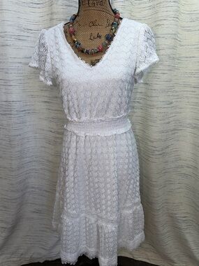 Lacey Chabert White Lace V-Neck Knit Tiered  Dress